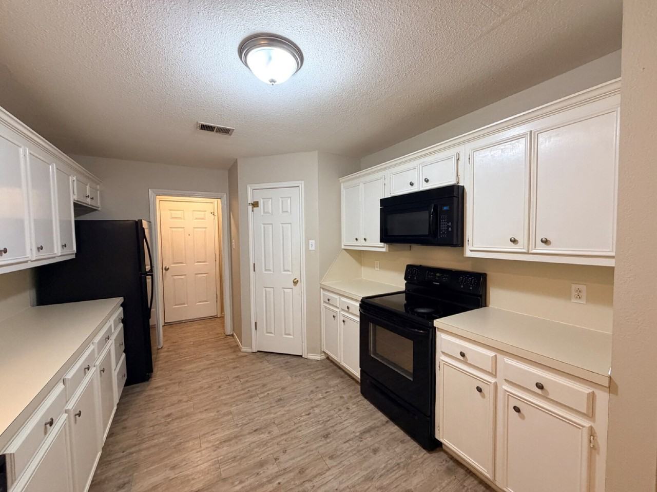 8232 Raleigh Ave - Photo 5 of 16