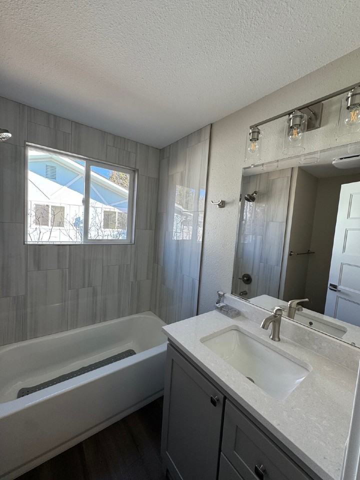 4547 Beachcomber Ct - Photo 6 of 18