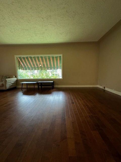 1227 Osler St - Photo 4 of 33