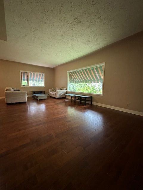 1227 Osler St - Photo 5 of 33