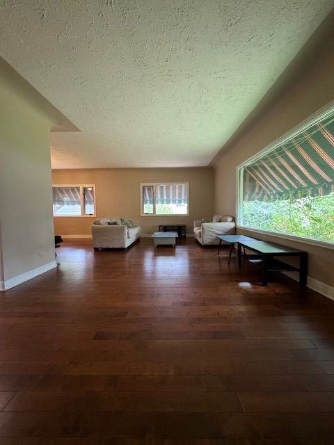 1227 Osler St - Photo 6 of 33