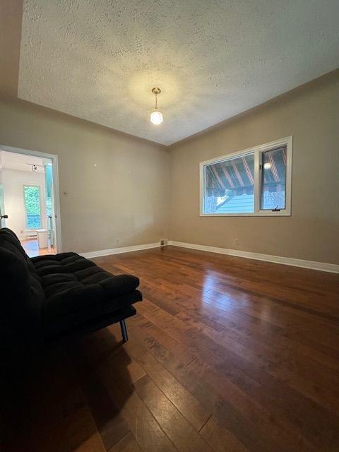 1227 Osler St - Photo 7 of 33