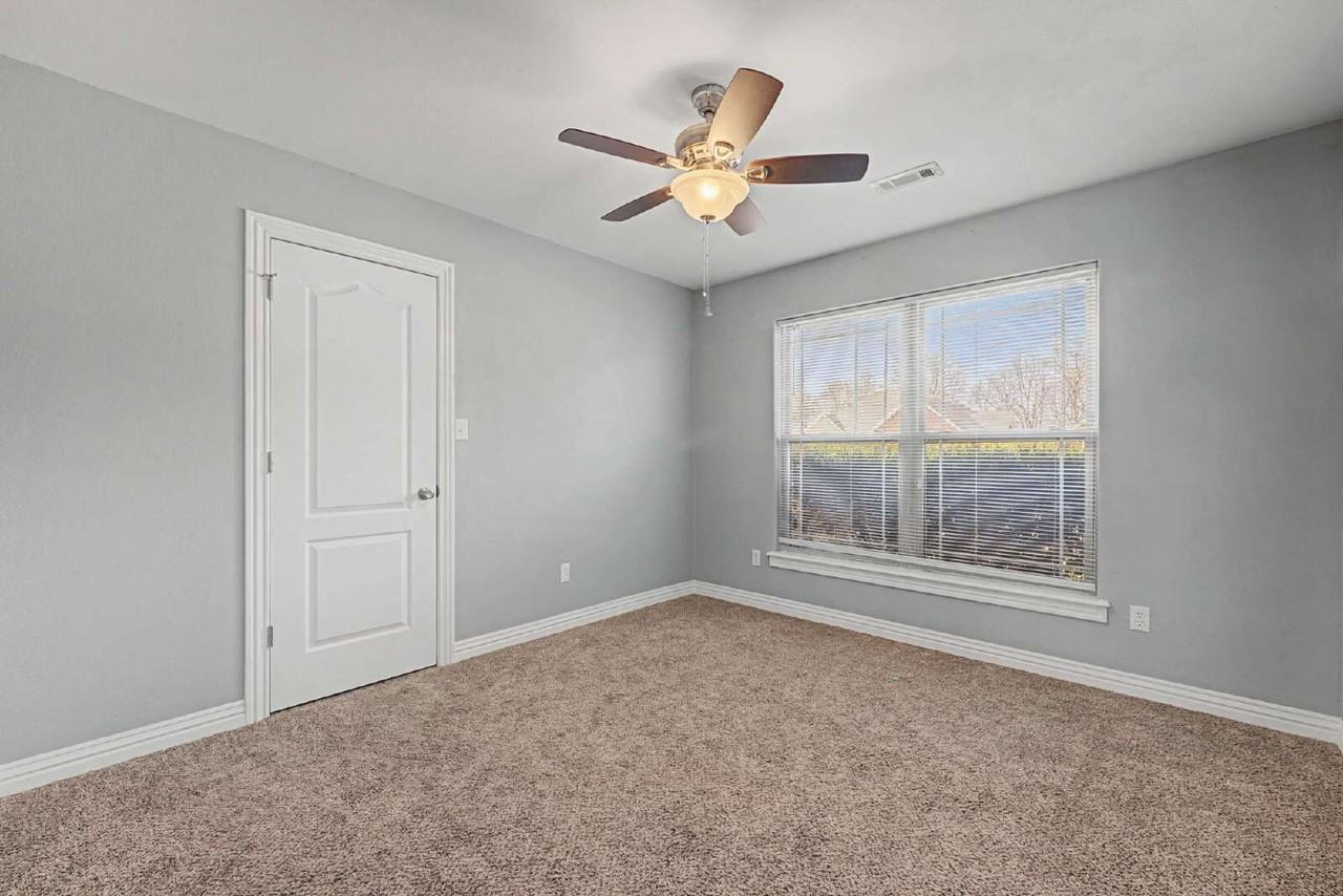 1501 S Breckenridge Loop - Photo 7 of 23