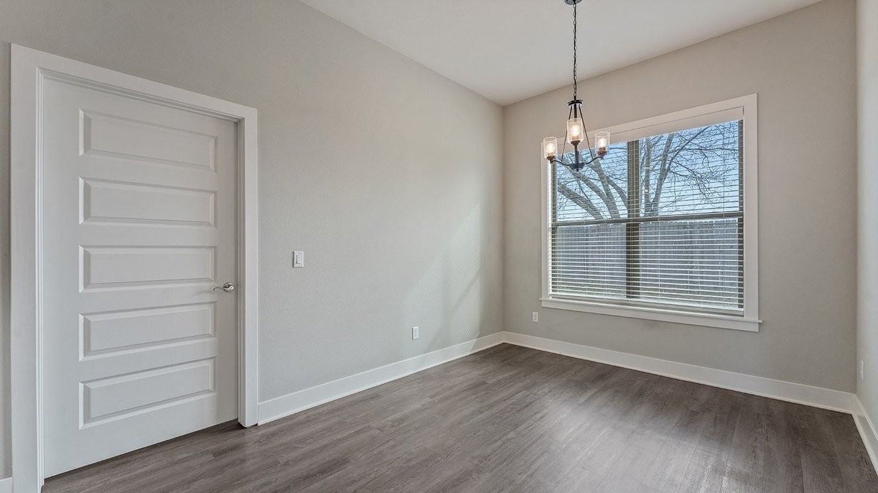 6051 W Mecklin St - Photo 5 of 17