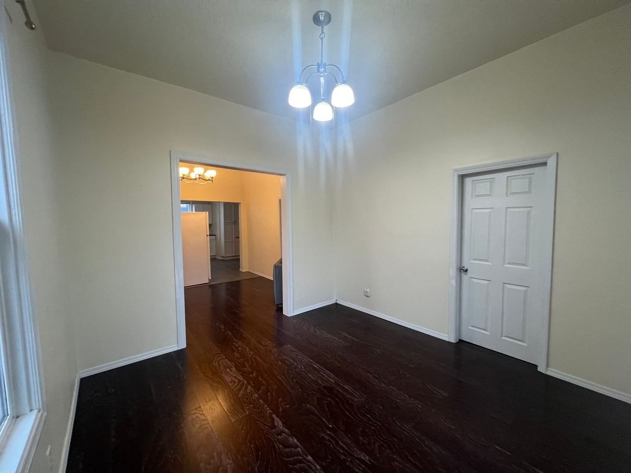 419 Lakeway Dr - Photo 4 of 14