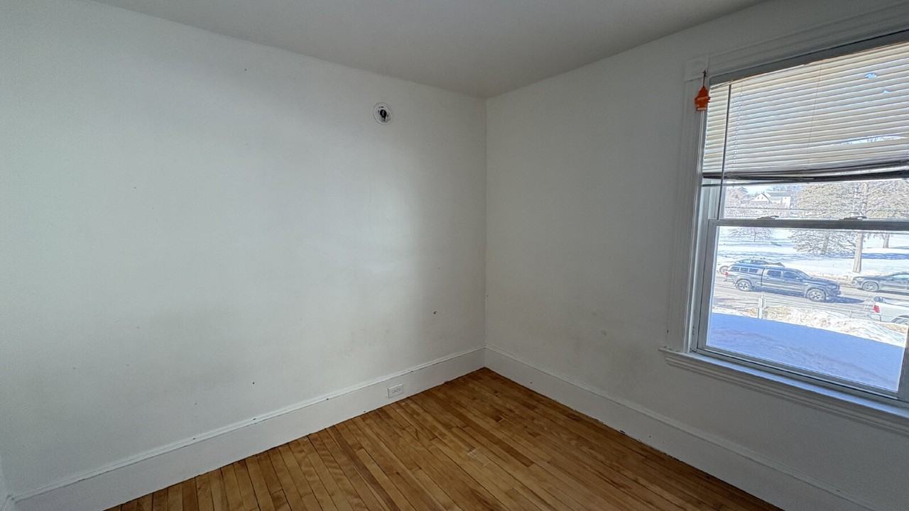 670 Main St - Photo 5 of 24