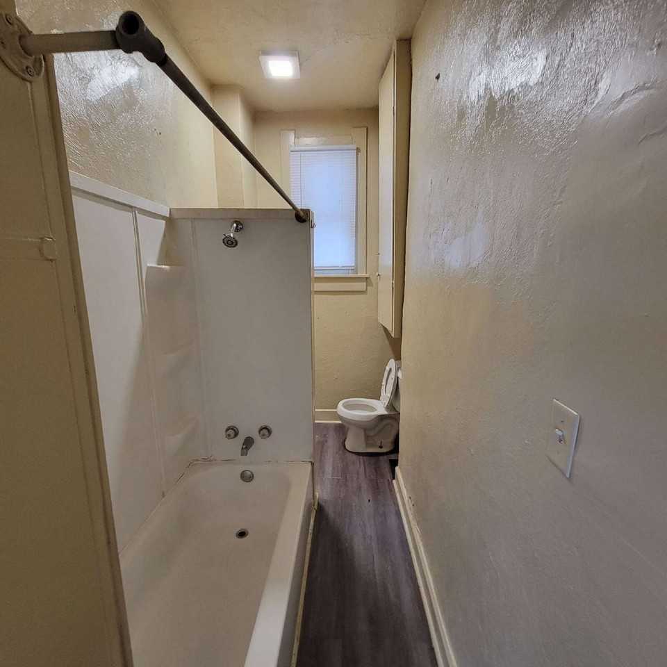 526 E Minnesota St - Photo 2 of 6