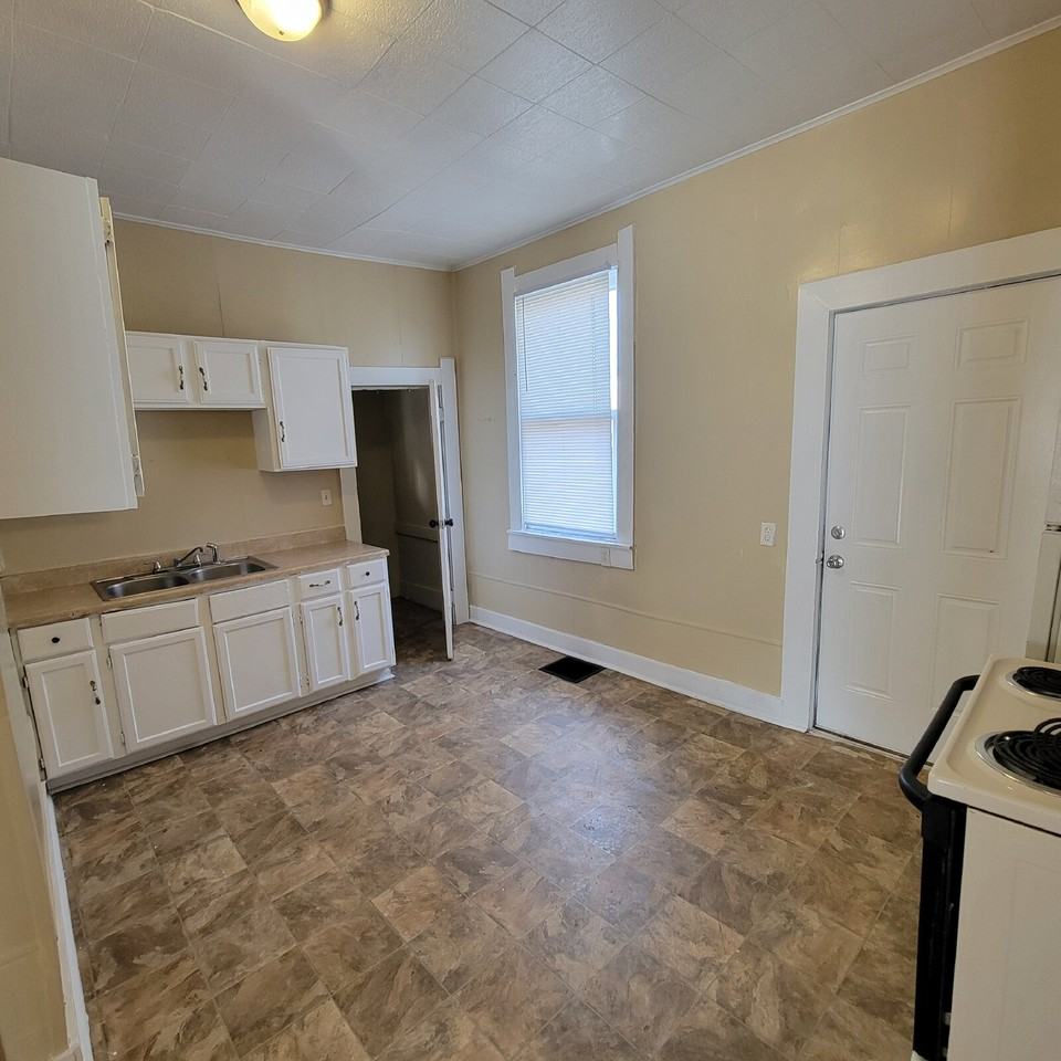 526 E Minnesota St - Photo 5 of 6