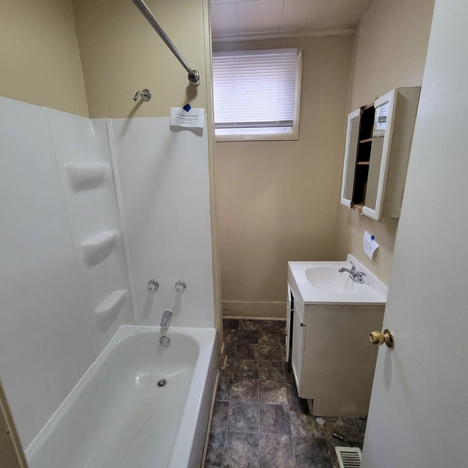 1212 N Keystone Ave - Photo 3 of 7