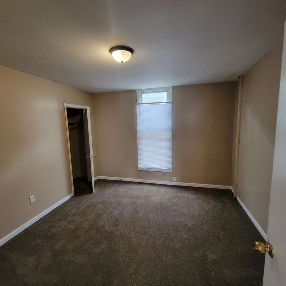 1212 N Keystone Ave - Photo 5 of 7