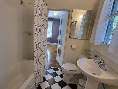 1813 Francisco St #B3 - Photo 6 of 16