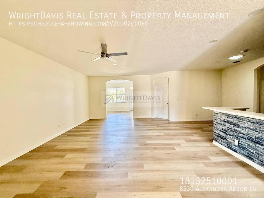 8530 Alexandra Arbor Ln - Photo 7 of 31