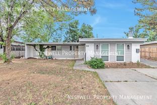 910 E Carnation Dr - Photo 1 of 1