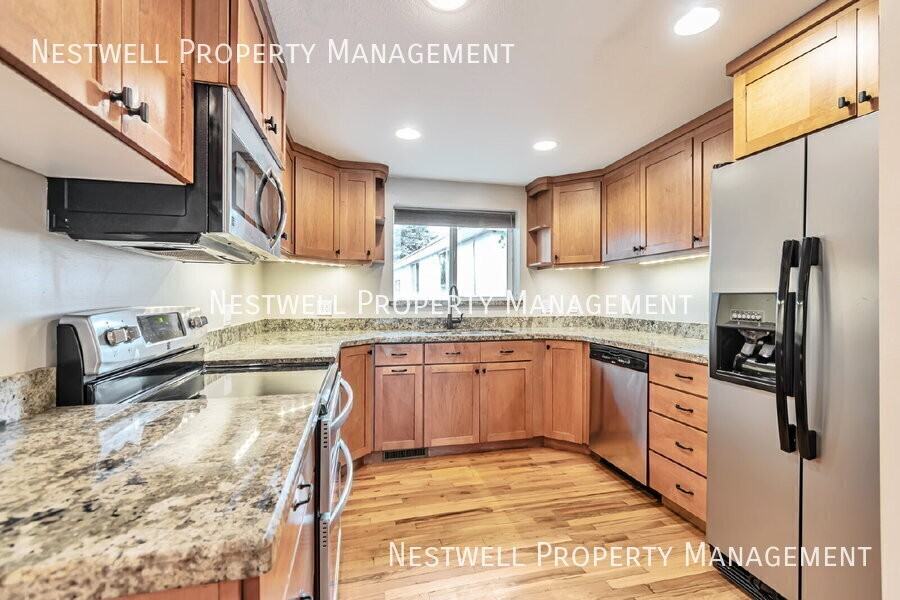 910 E Carnation Dr - Photo 3 of 29