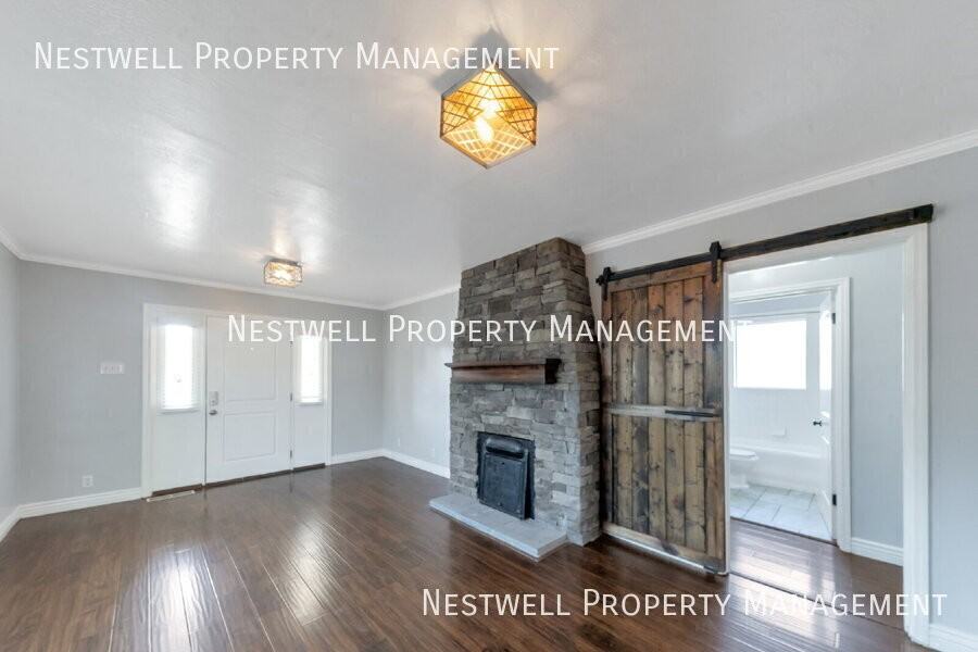 7571 S Lincoln St - Photo 2 of 20