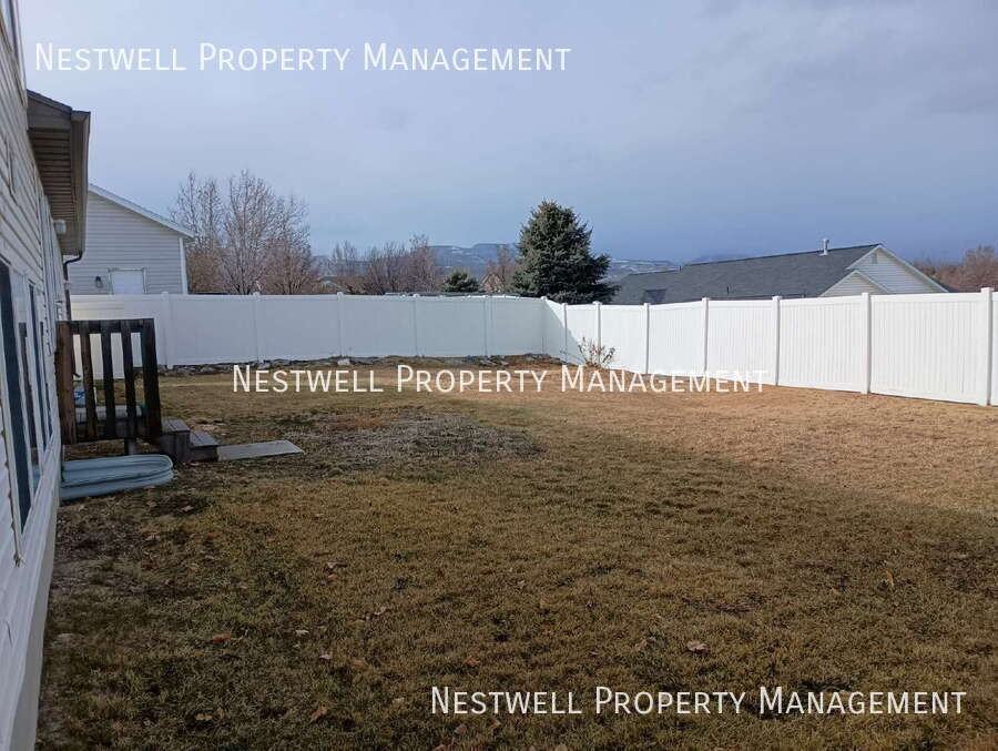 5674 W Prospero Ln - Photo 3 of 30