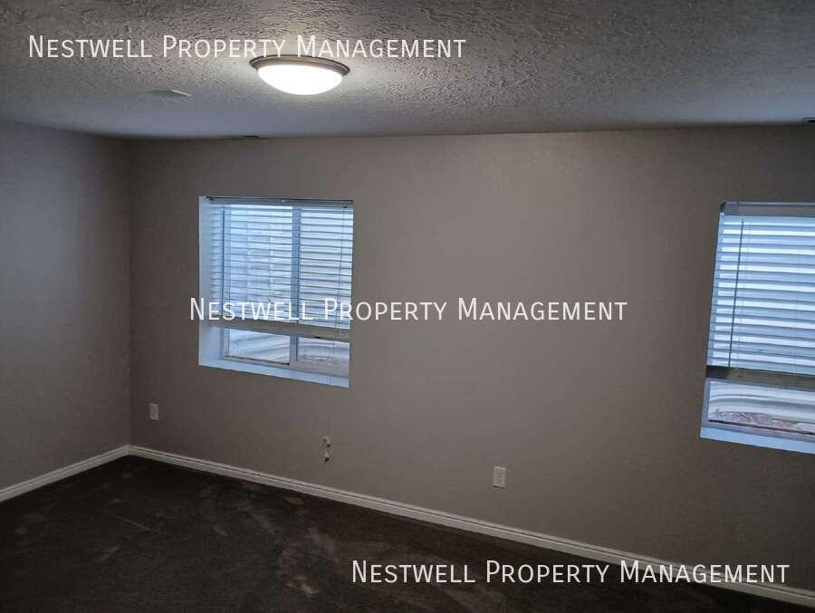 5674 W Prospero Ln - Photo 7 of 30