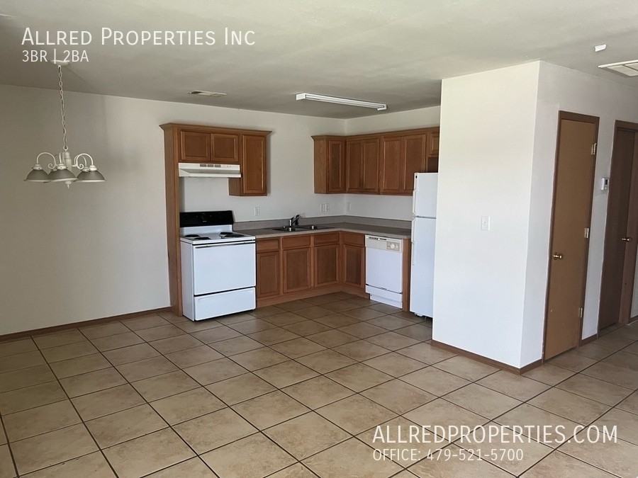 407 E Asher Ct - Photo 3 of 11