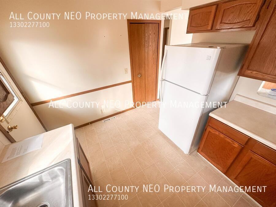 217 Plum St N - Photo 6 of 11