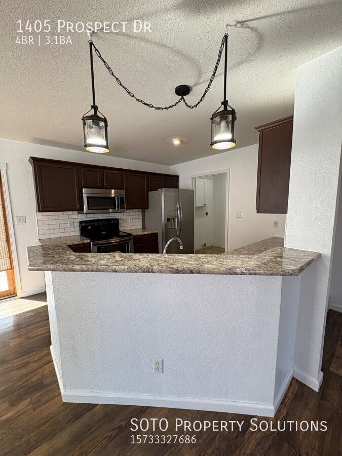 1405 Prospect Dr - Photo 6 of 30