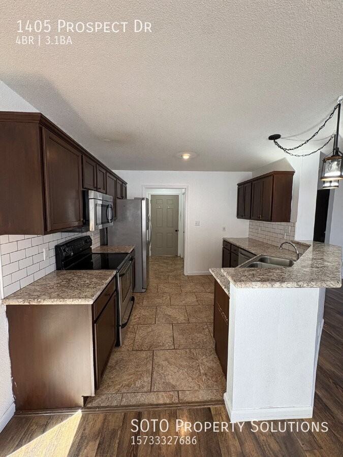 1405 Prospect Dr - Photo 7 of 30