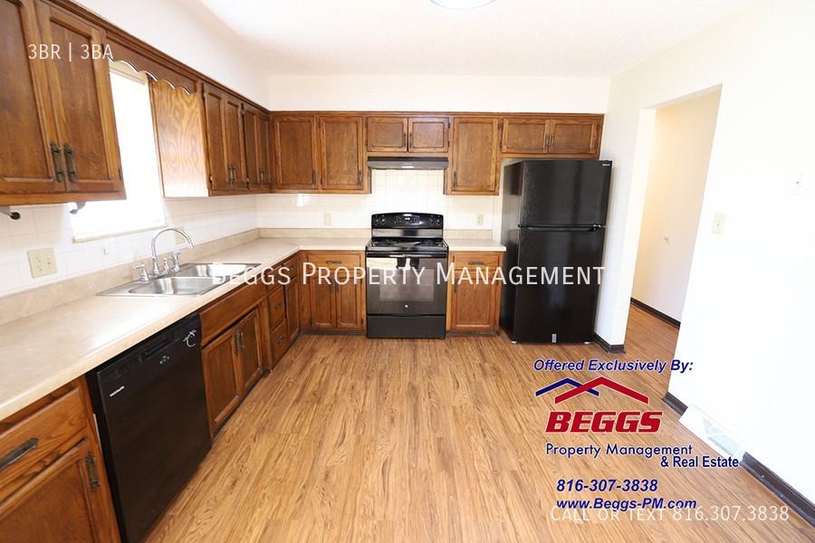 1229 Broadmore Ln - Photo 4 of 14