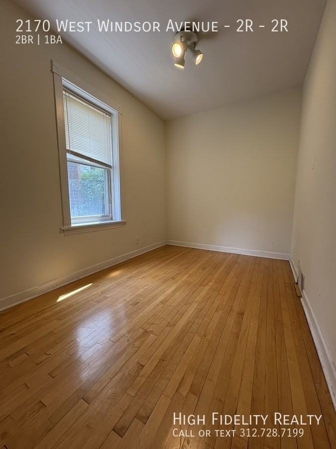 2170 W Windsor Ave #2R - Photo 5 of 6