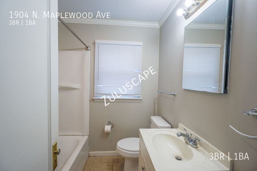 1904 N Maplewood Ave - Photo 6 of 19