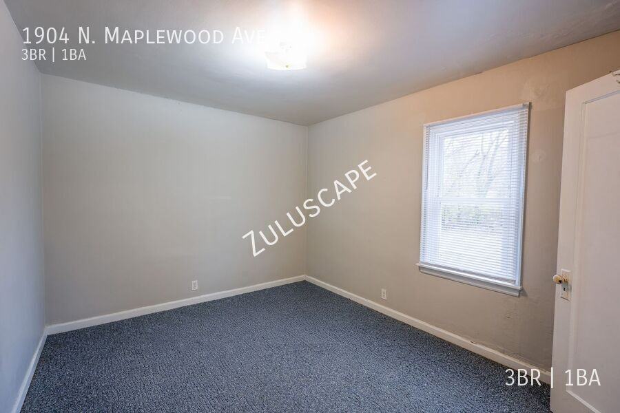 1904 N Maplewood Ave - Photo 7 of 19