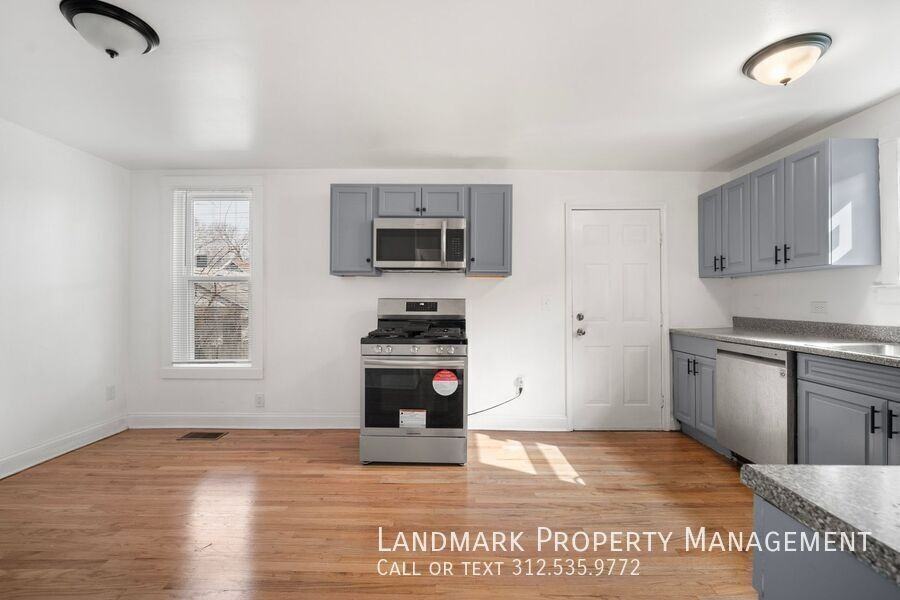 806 S Taylor Ave - Photo 3 of 26