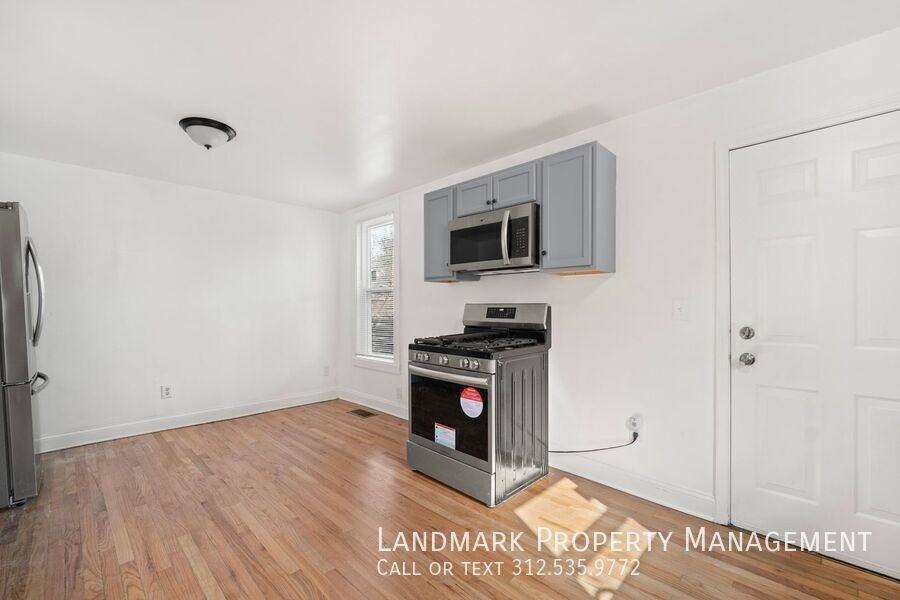 806 S Taylor Ave - Photo 4 of 26