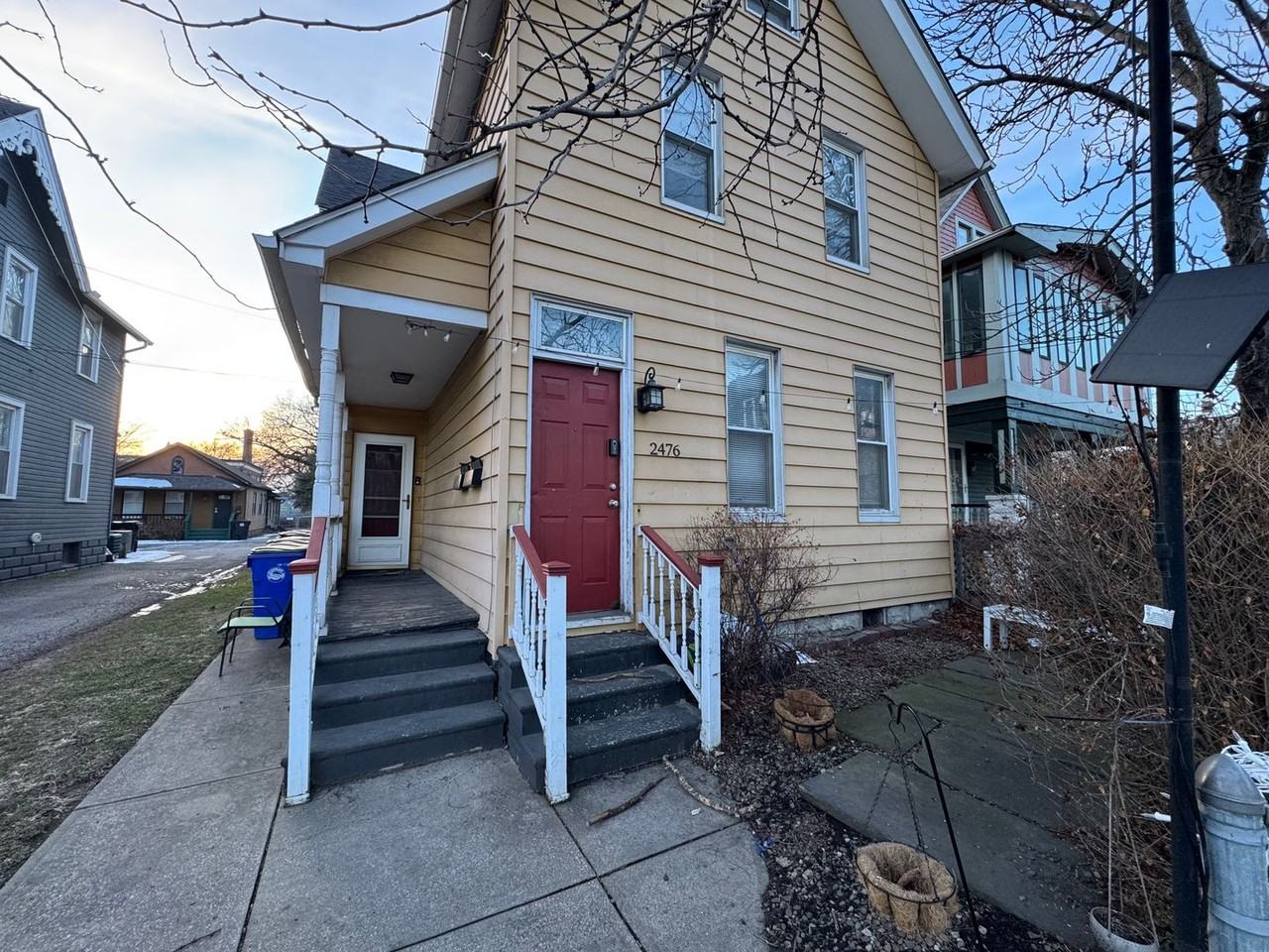 2476 W 10th St - Photo 2 of 21