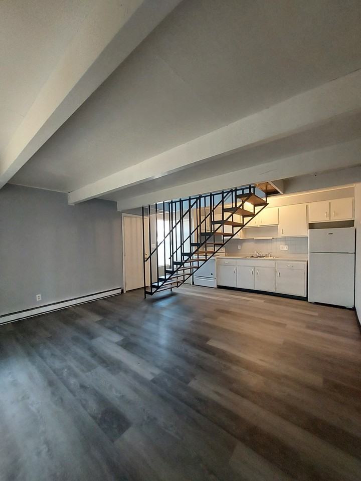 197 Buckingham St #C - Photo 2 of 6