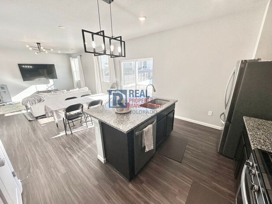 27086 E Bayaud Ave - Photo 4 of 20