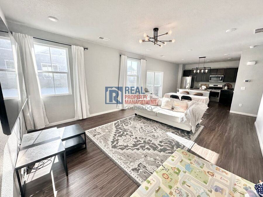 27086 E Bayaud Ave - Photo 5 of 20