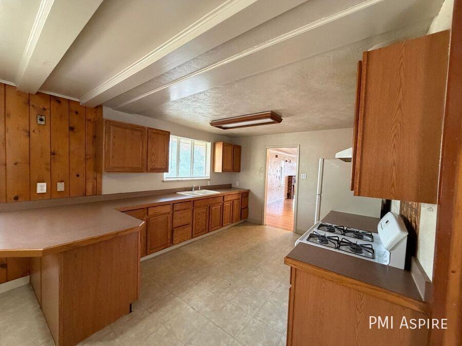 1337 Chase St #1339 - Photo 4 of 20