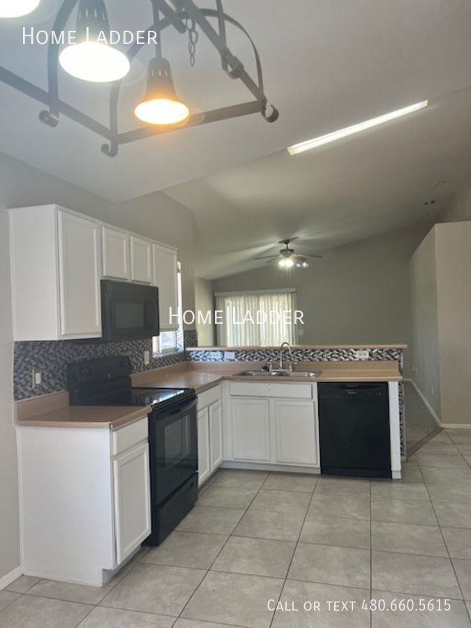 511 S Torrence - Photo 4 of 21