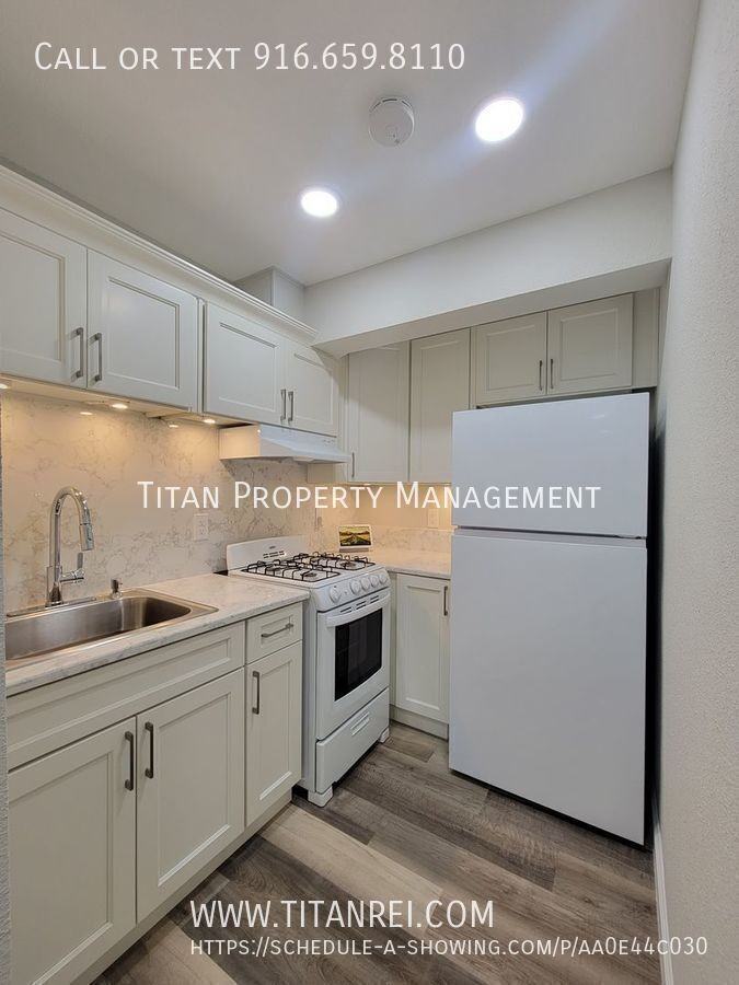 4221 Strathmore Way #B - Photo 5 of 13