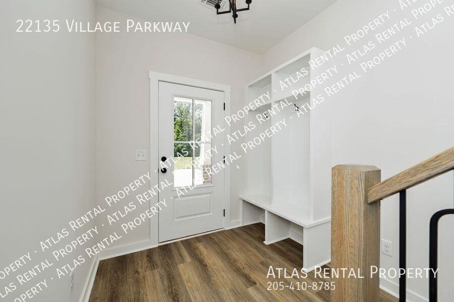 VILLAGE & - Photo 5 of 21