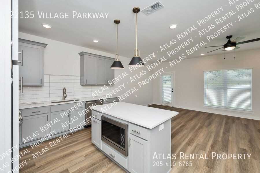 VILLAGE & - Photo 7 of 21