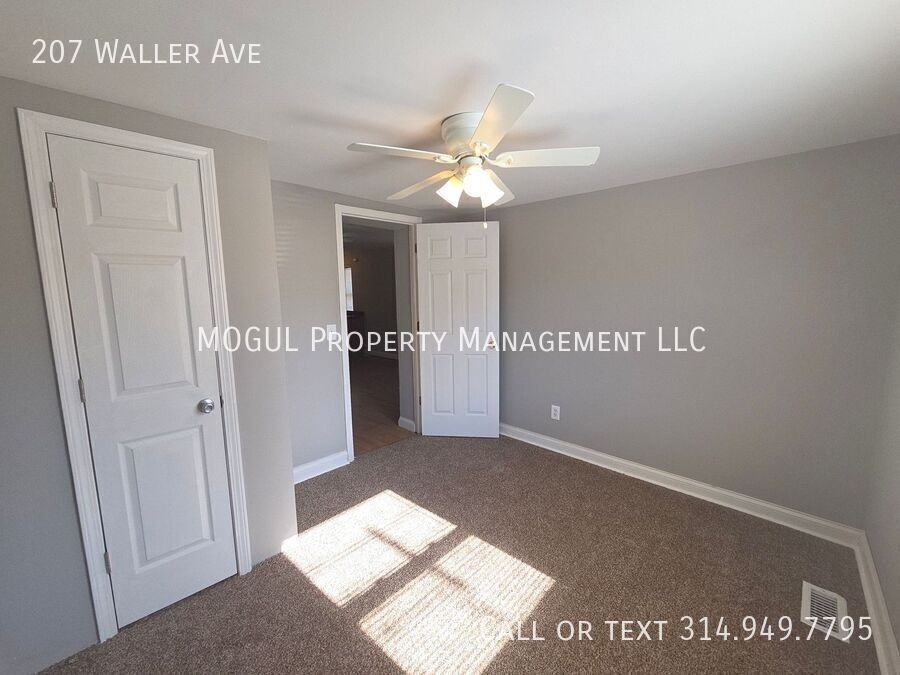 207 Waller Ave - Photo 4 of 9