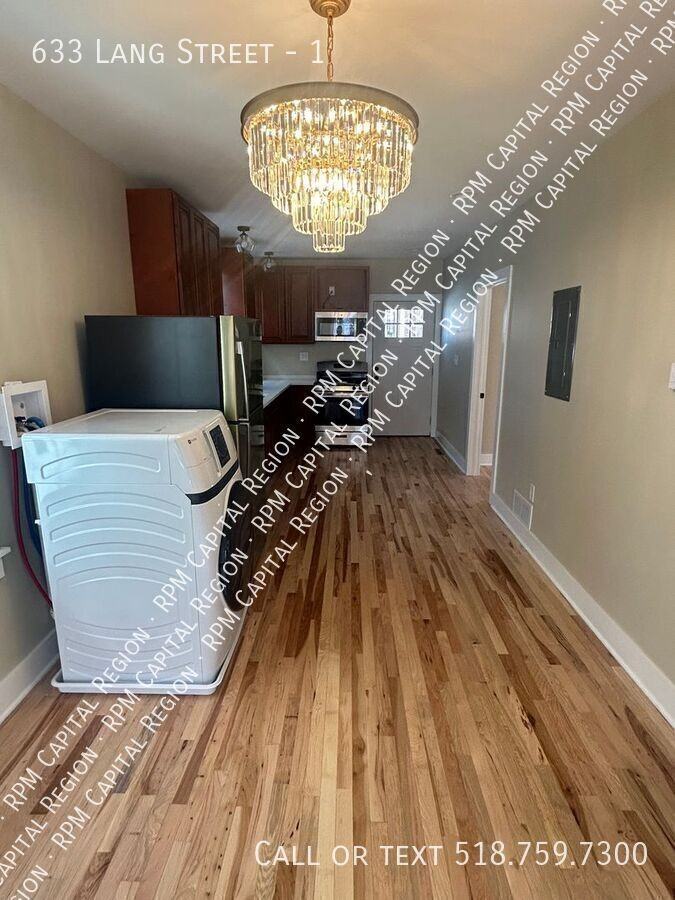 633 Lang St #1 - Photo 3 of 13
