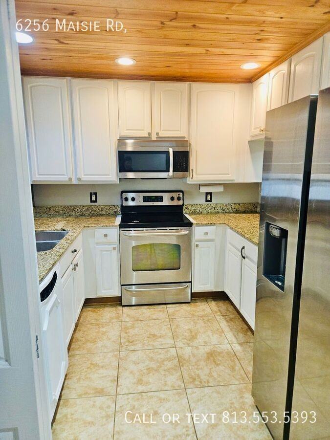 6256 Maisie Rd - Photo 6 of 50