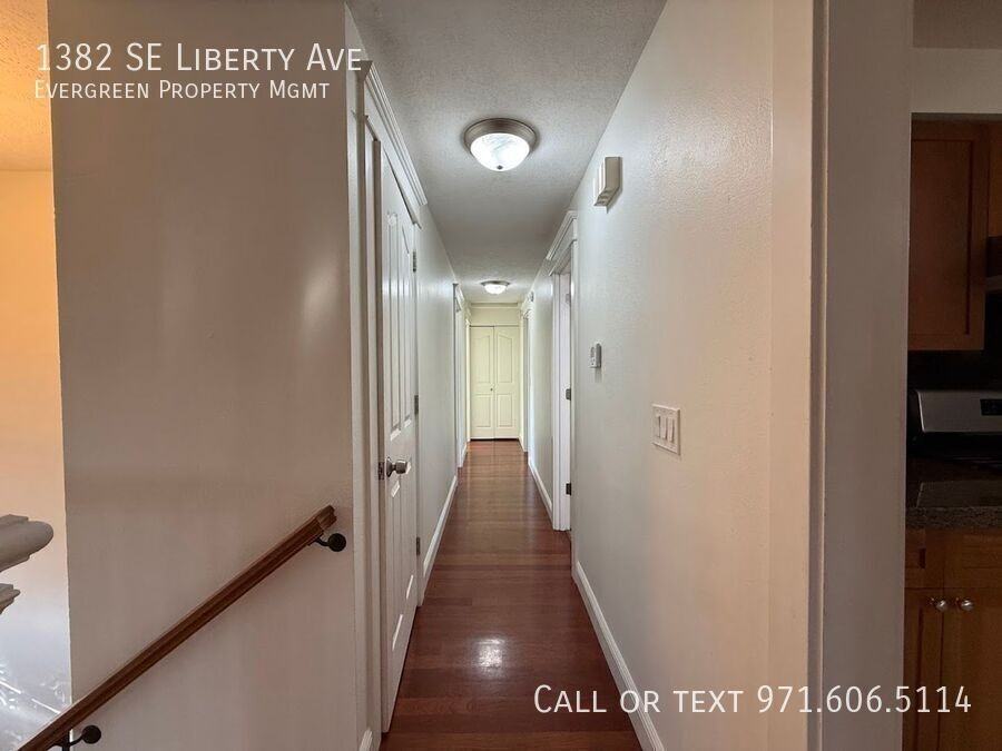 1382 Se Liberty Ave - Photo 6 of 50