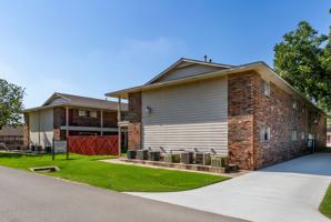 featured image of 8131 Hollywood Apartments