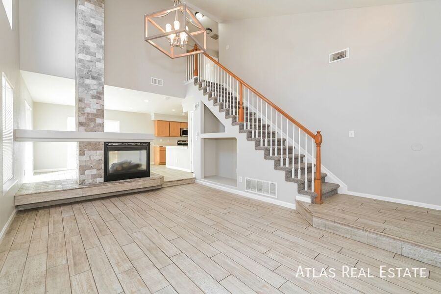 4834 Genoa St - Photo 3 of 35