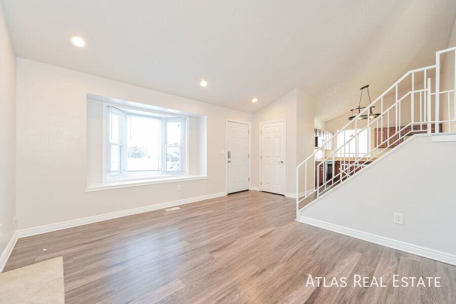 4215 S Gibralter St - Photo 4 of 20