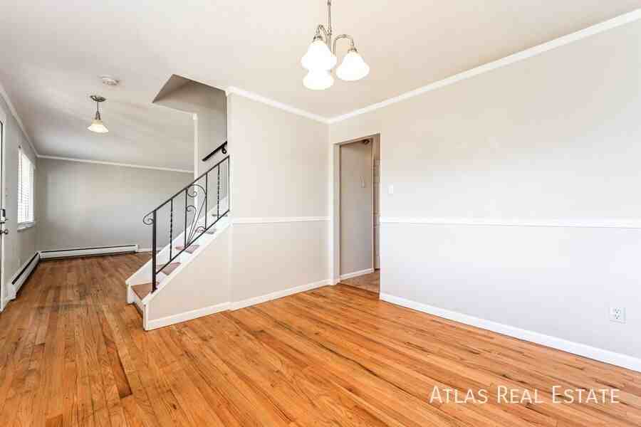 331 S Victor St - Photo 4 of 18