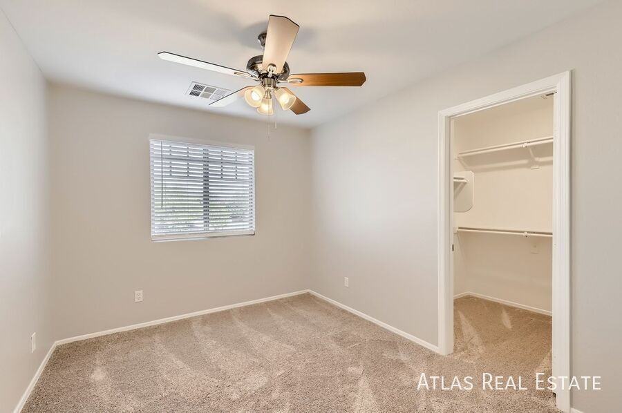 7926 S 67th Dr - Photo 7 of 19