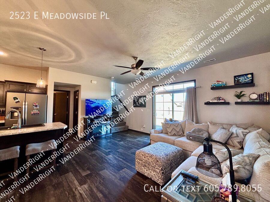 2523 E Meadowside Pl - Photo 6 of 25